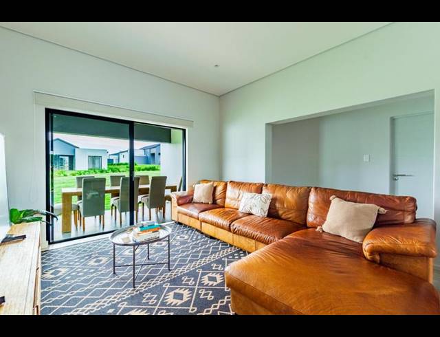 2 BEDROOM TOWNHOUSE FOR SALE IN HAYFIELDS